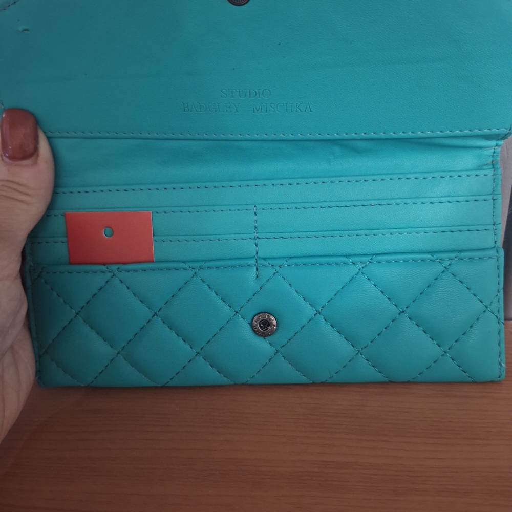 NWT Badgley Mischka Quilted Turquoise Wallet - Picture 3 of 4
